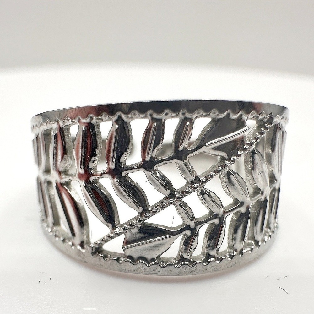 Vintage 90s Leaf Cutout Band Ring Silver Tone Women's Classic Fashion Jewelry